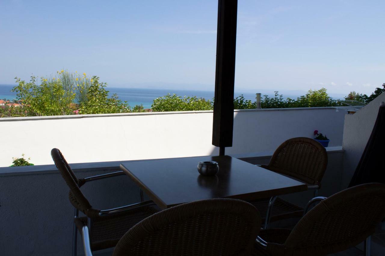 Aparthotel Zephyros à Polychrono Extérieur photo