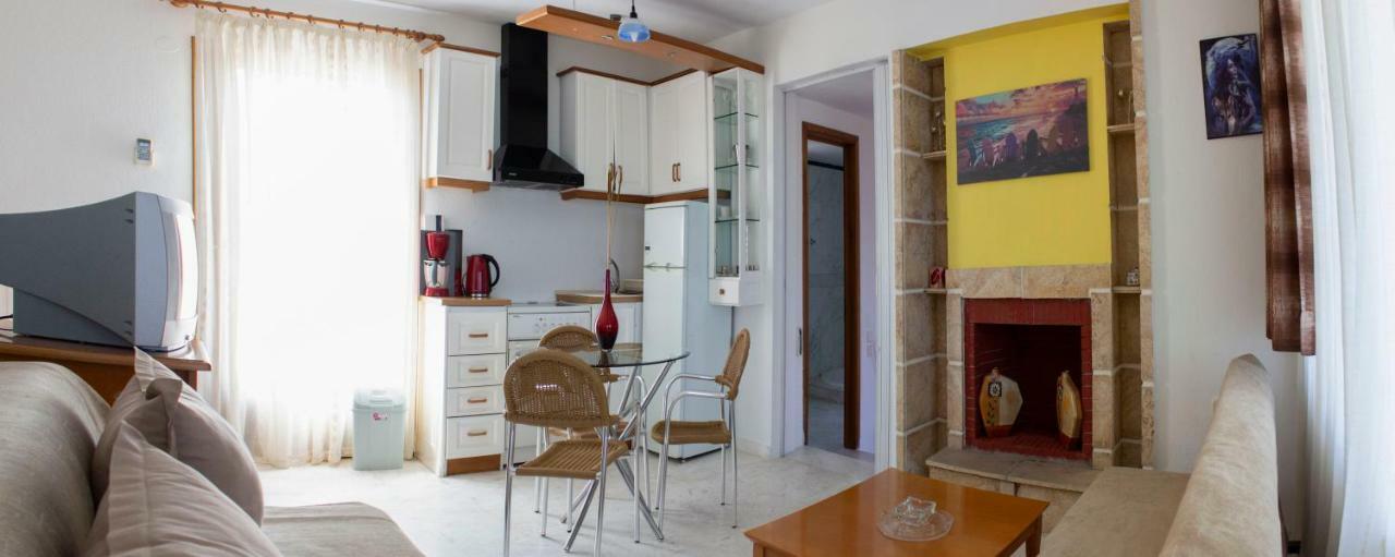 Aparthotel Zephyros à Polychrono Extérieur photo